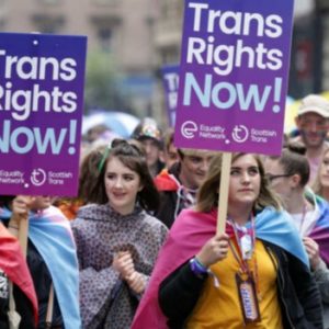 Essere trans non è più “malattia”: parla l’esperto